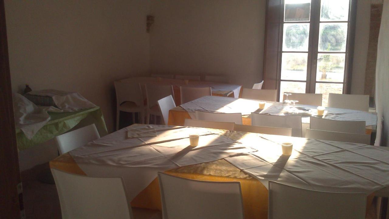 Hostal Badia Алтопашо Екстериор снимка